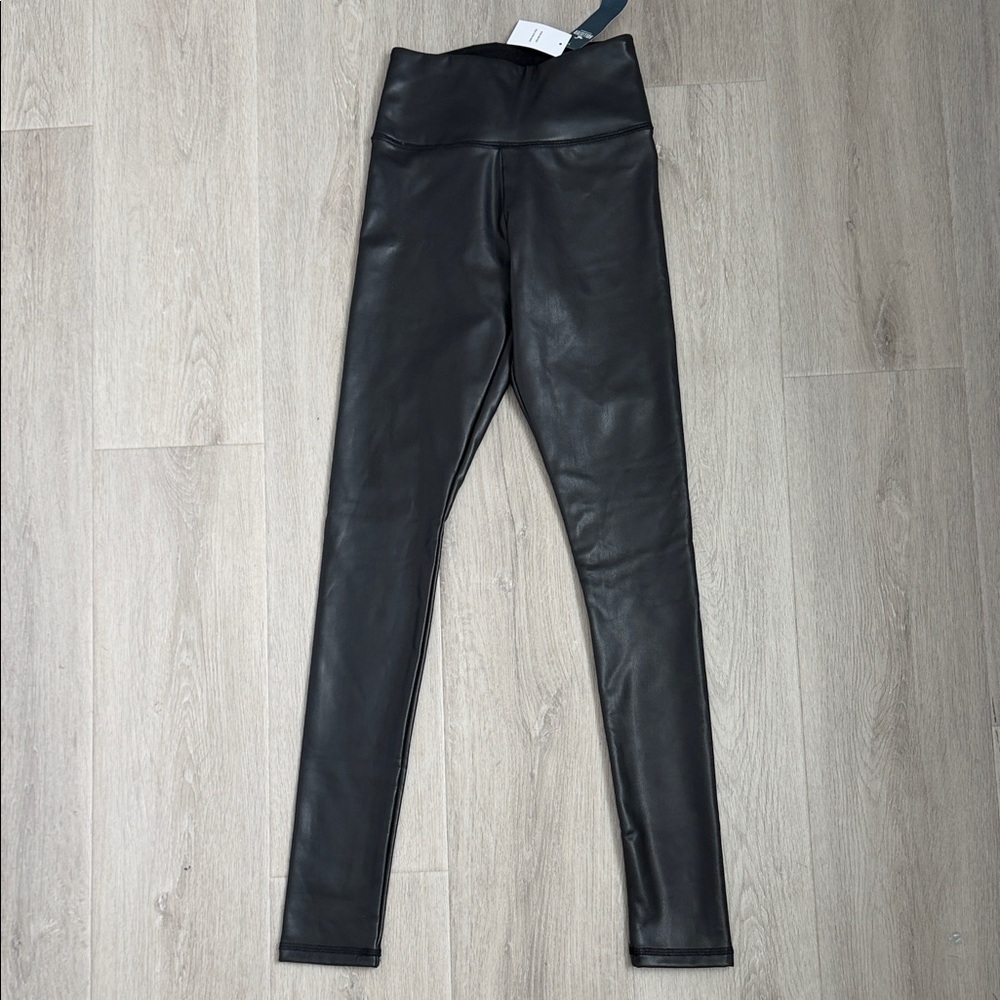 NWT HOLLISTER Black Faux Leather Leggings size XXS